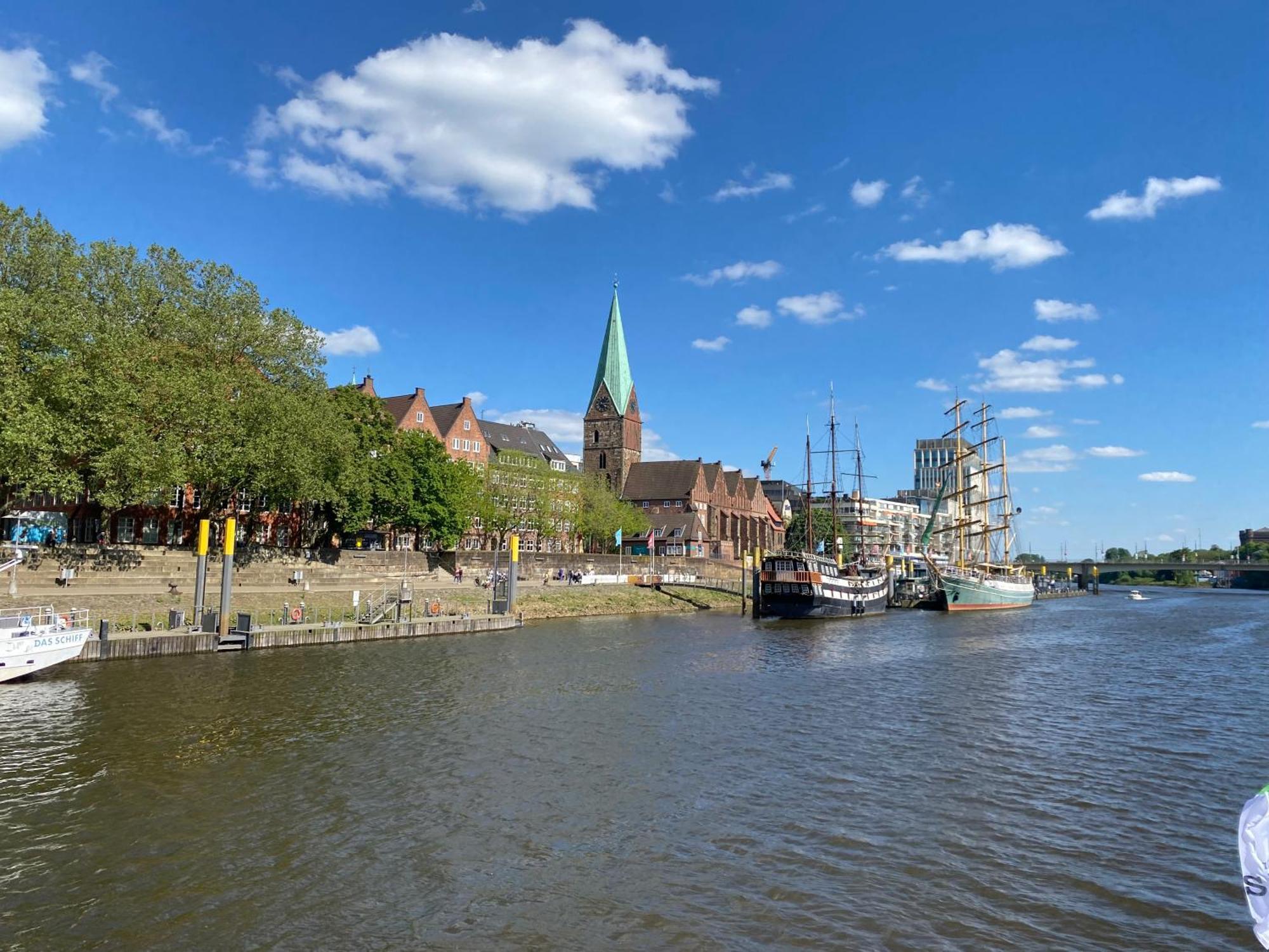 Unter Dem Dach Mit Parkplatz Apartment Bremen Bagian luar foto